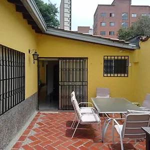 Yellow House Хостел